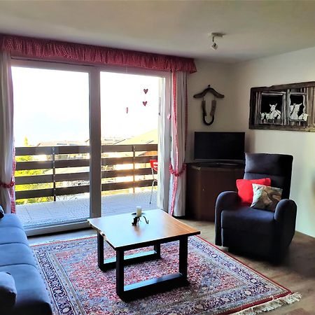 Elfe Apartments Ferien-Miet-Wohnung Еметен Екстериор снимка