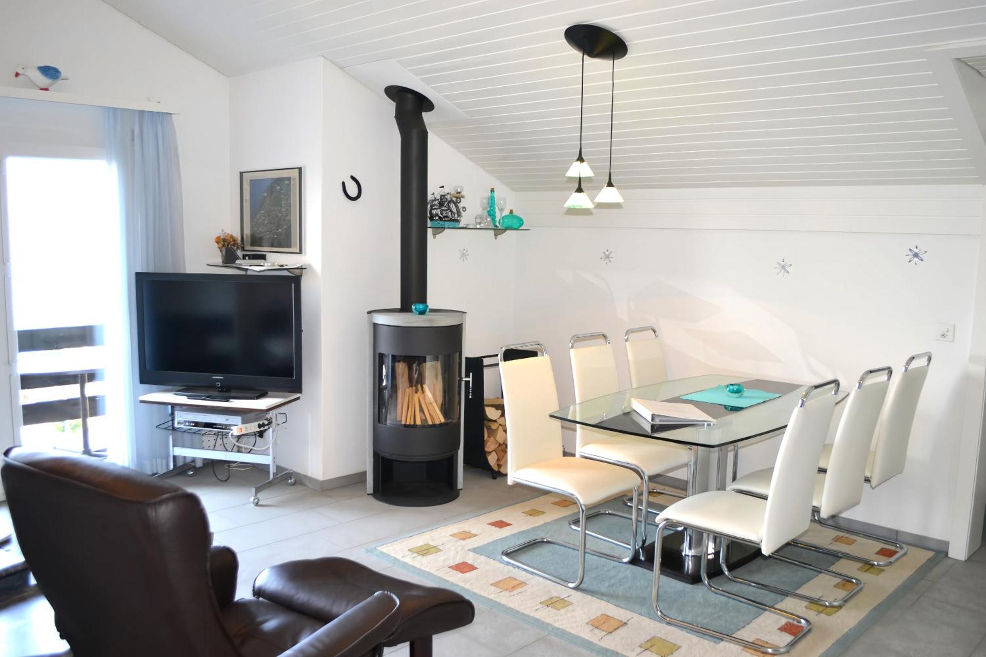 Elfe Apartments Ferien-Miet-Wohnung Еметен Екстериор снимка