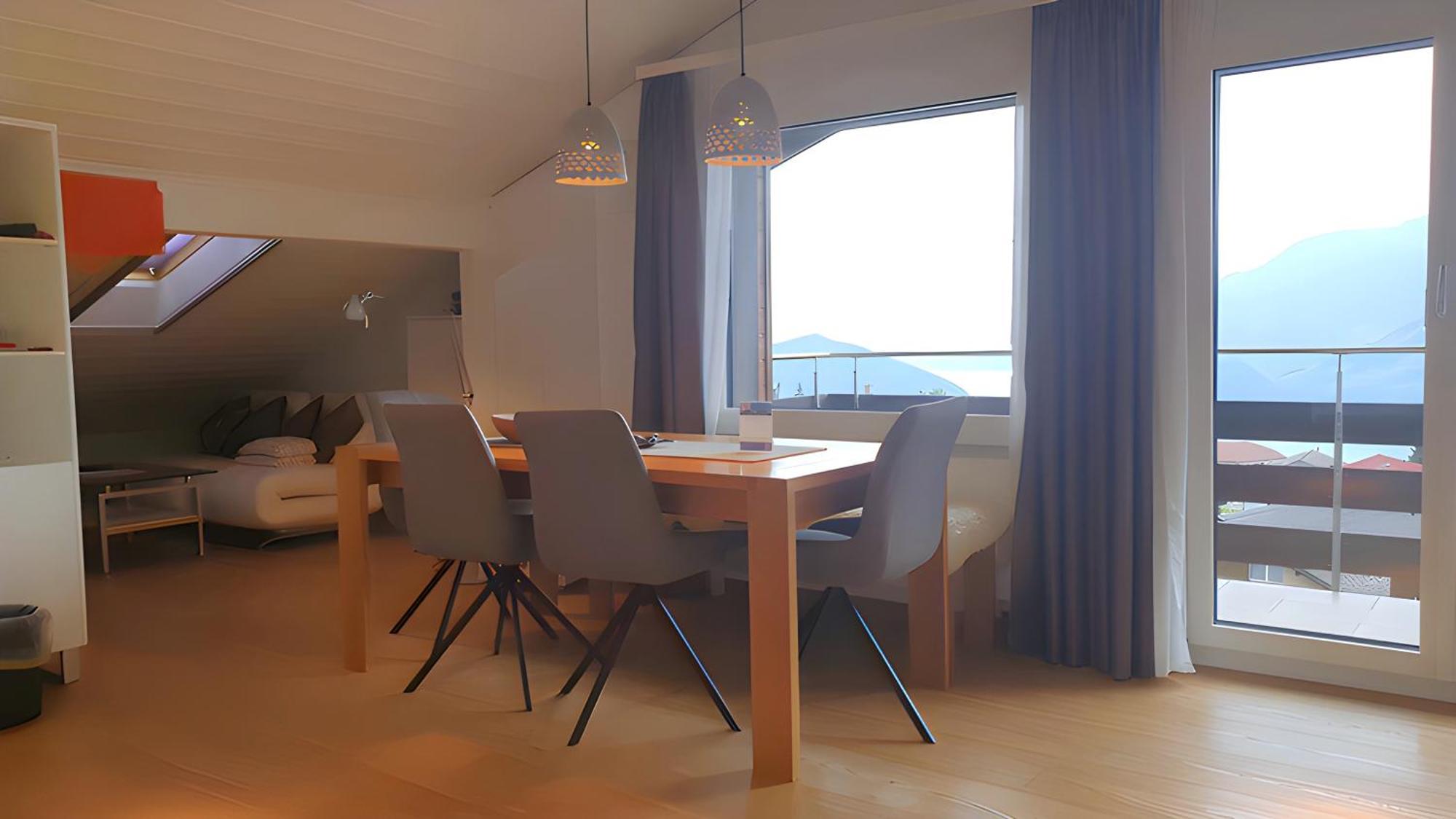 Elfe Apartments Ferien-Miet-Wohnung Еметен Стая снимка