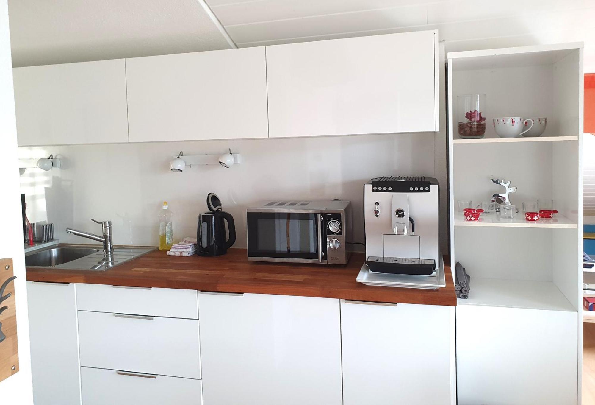 Elfe Apartments Ferien-Miet-Wohnung Еметен Стая снимка