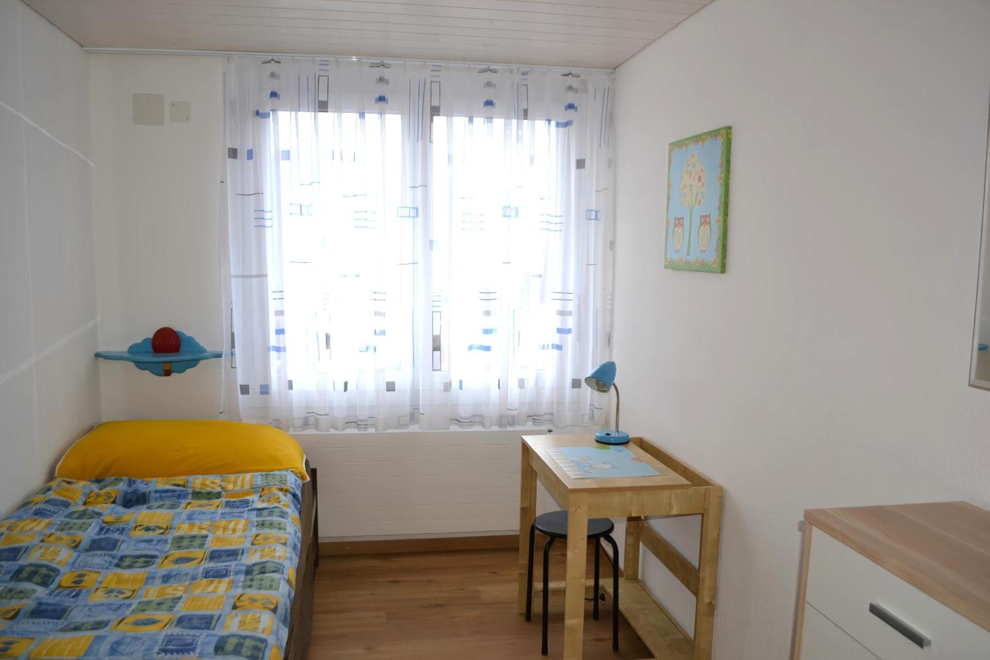 Elfe Apartments Ferien-Miet-Wohnung Еметен Стая снимка