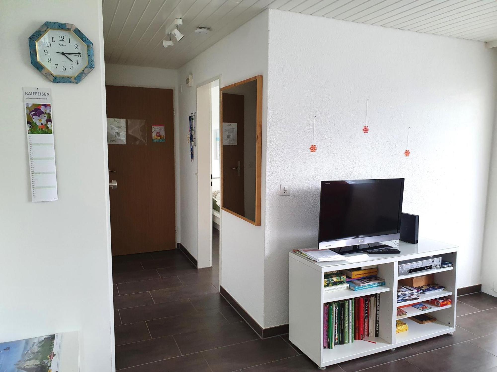 Elfe Apartments Ferien-Miet-Wohnung Еметен Стая снимка