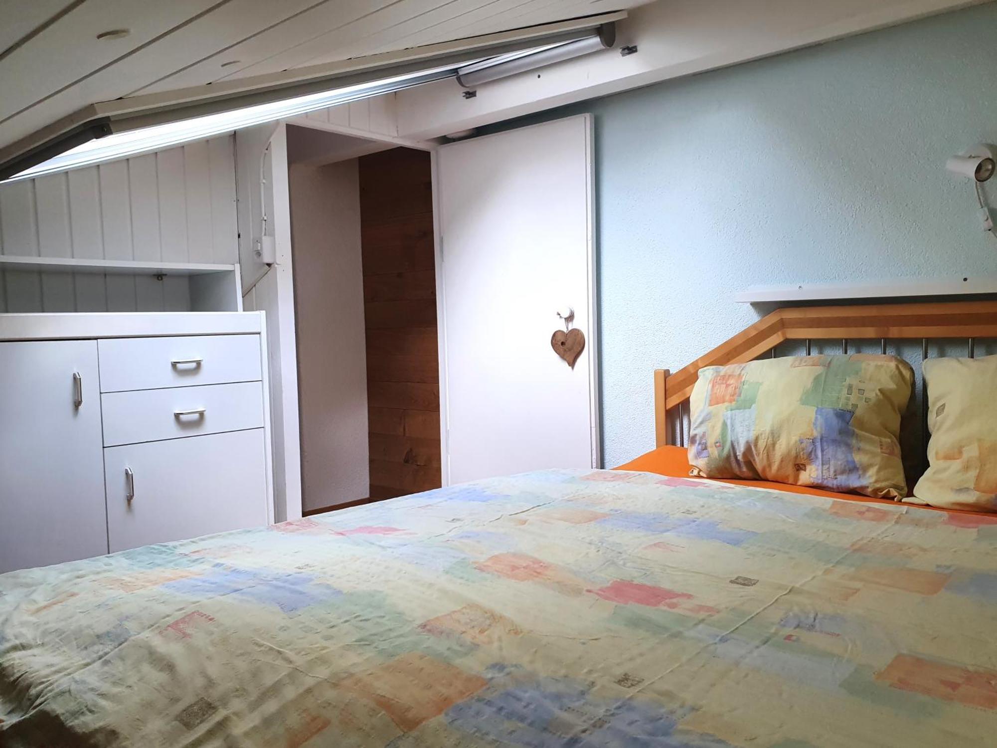Elfe Apartments Ferien-Miet-Wohnung Еметен Стая снимка