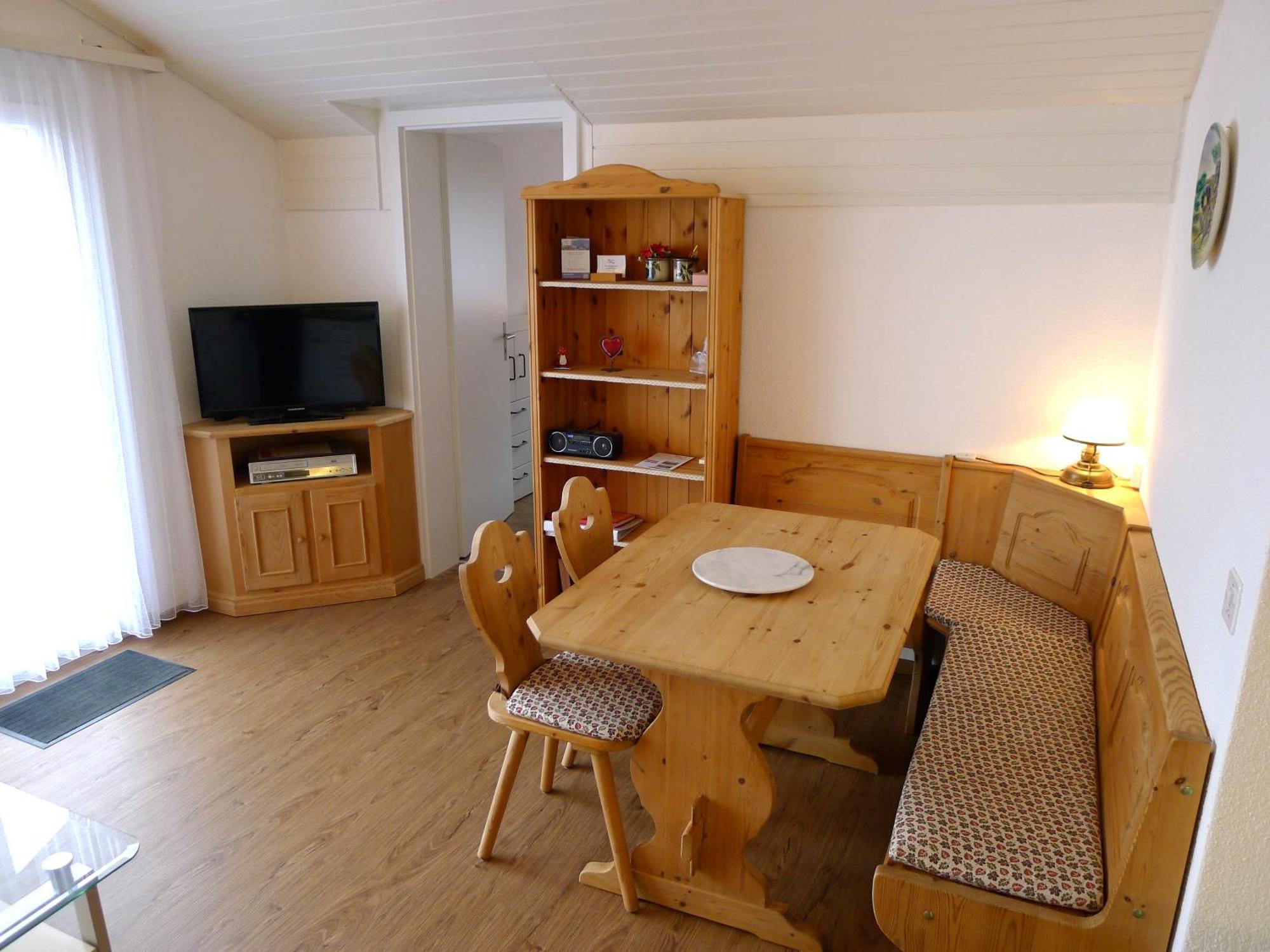 Elfe Apartments Ferien-Miet-Wohnung Еметен Стая снимка
