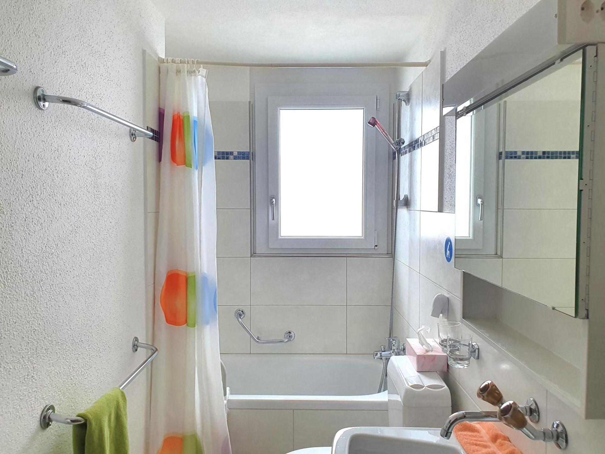 Elfe Apartments Ferien-Miet-Wohnung Еметен Стая снимка