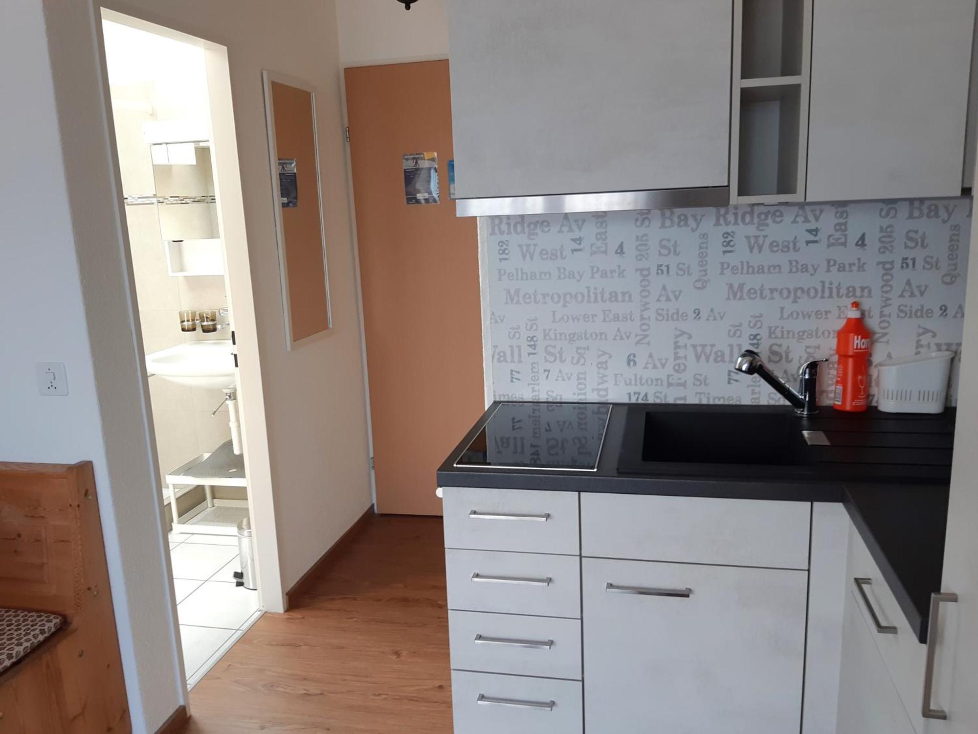 Elfe Apartments Ferien-Miet-Wohnung Еметен Стая снимка