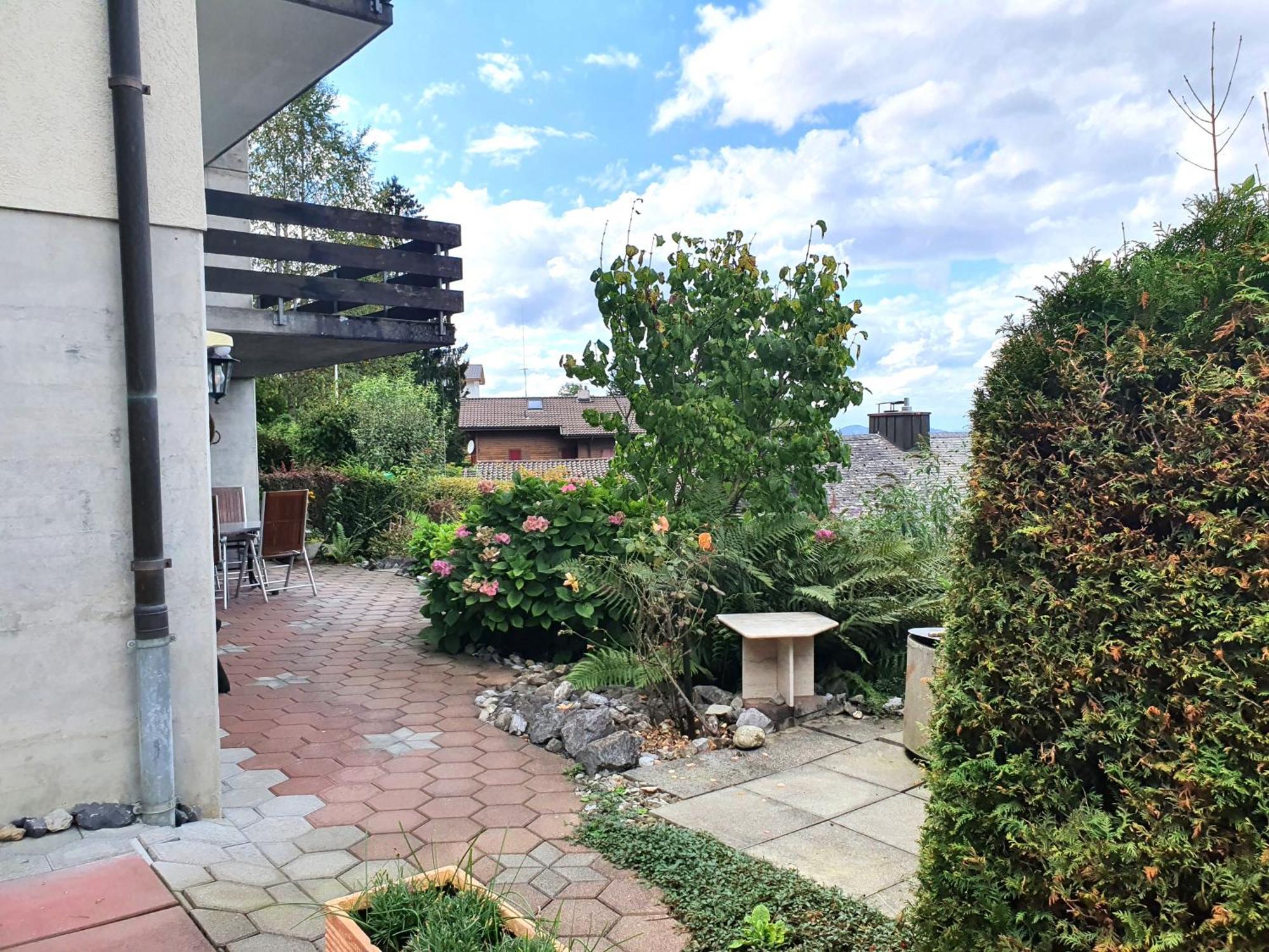 Elfe Apartments Ferien-Miet-Wohnung Еметен Стая снимка
